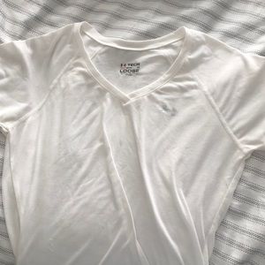 Under Armour T-shirt NWOT